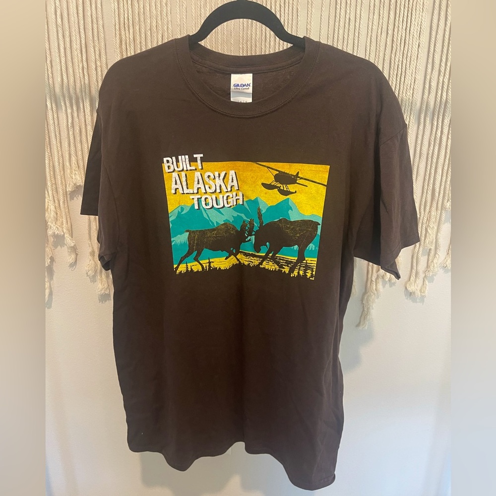 NWOT “Built Alaska Tough” Tee From Anchorage Sz L UNISEX